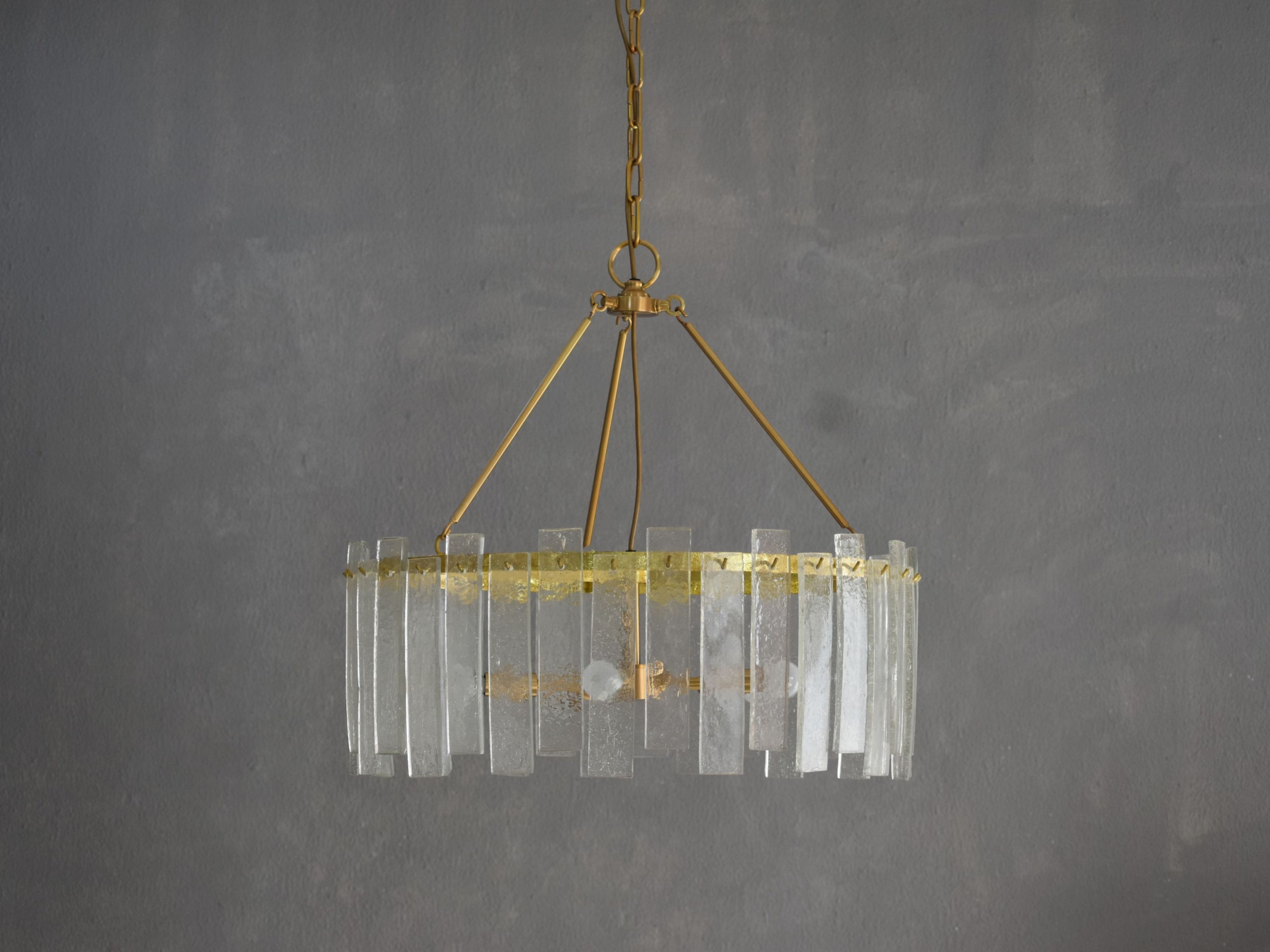 Vyrelli Chandelierr - Antique Brass