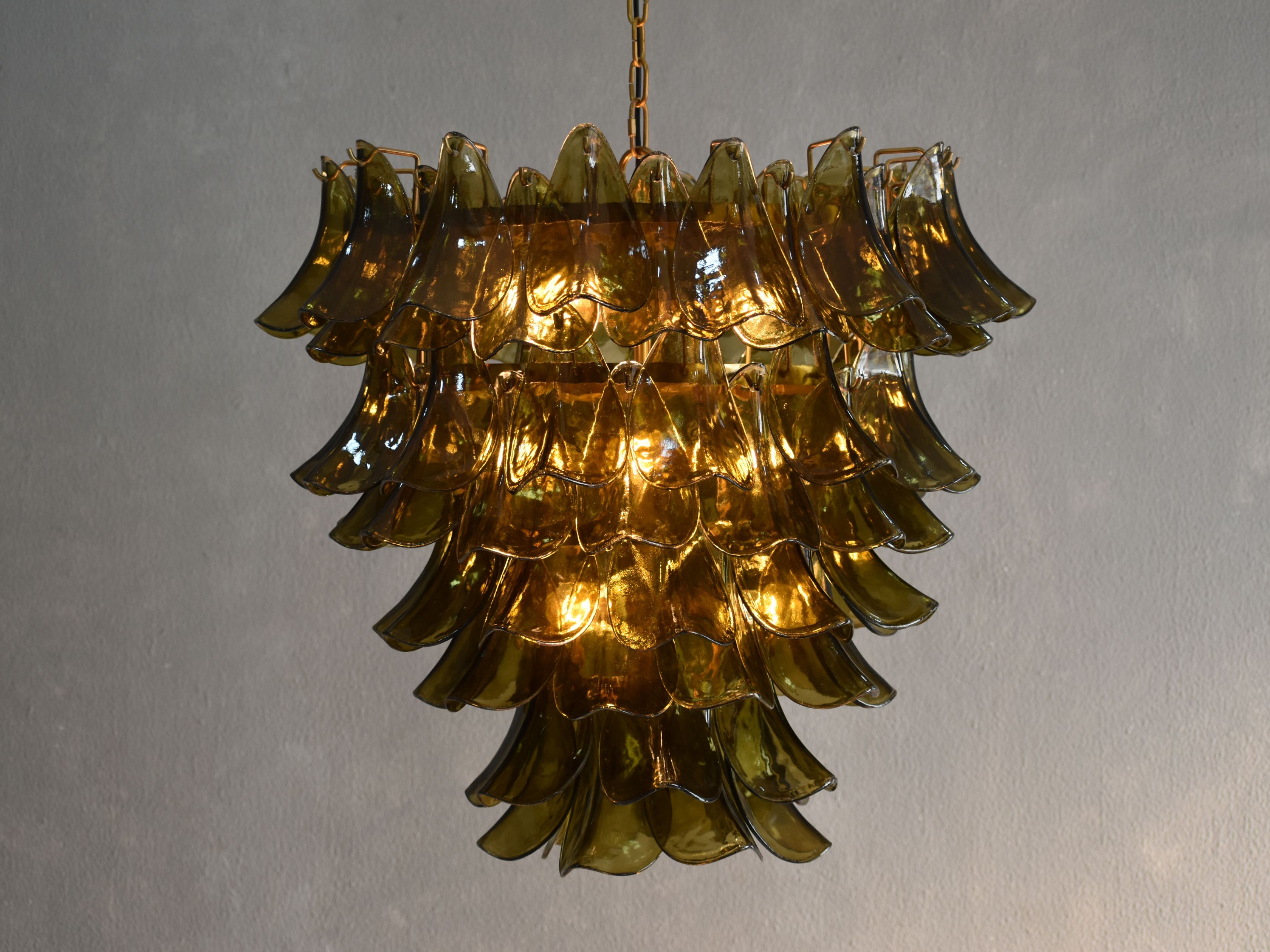 Petalon Chandelier hover - Olive Green