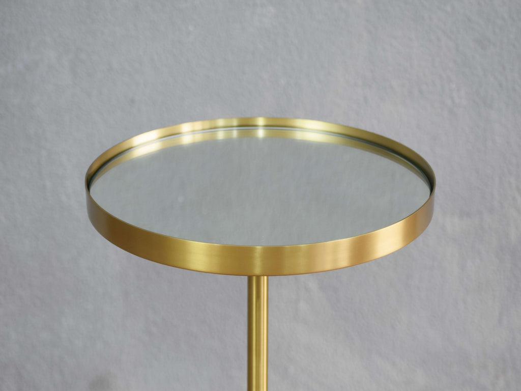 Varen Drink Table