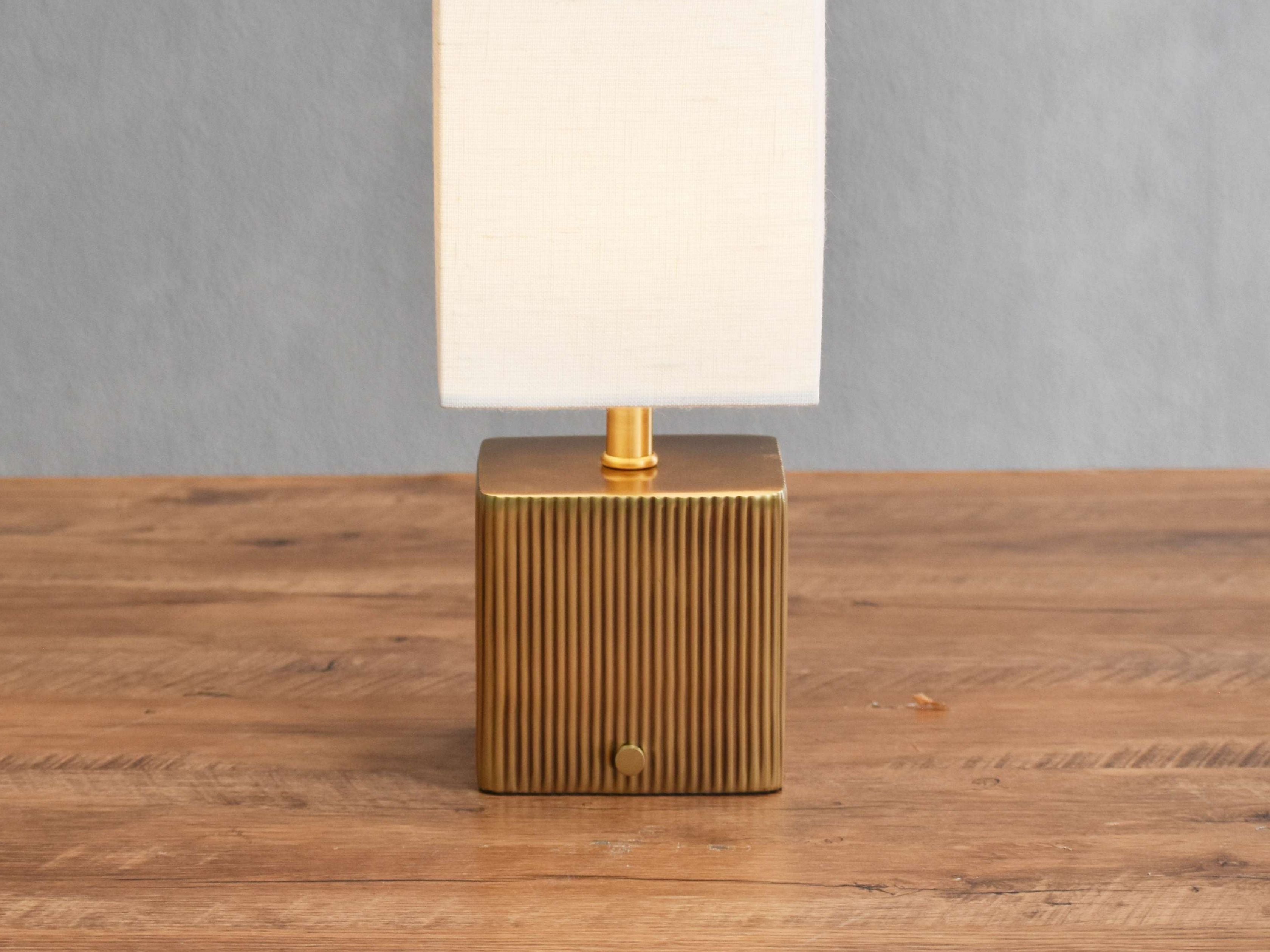 Striva Touch Lamp